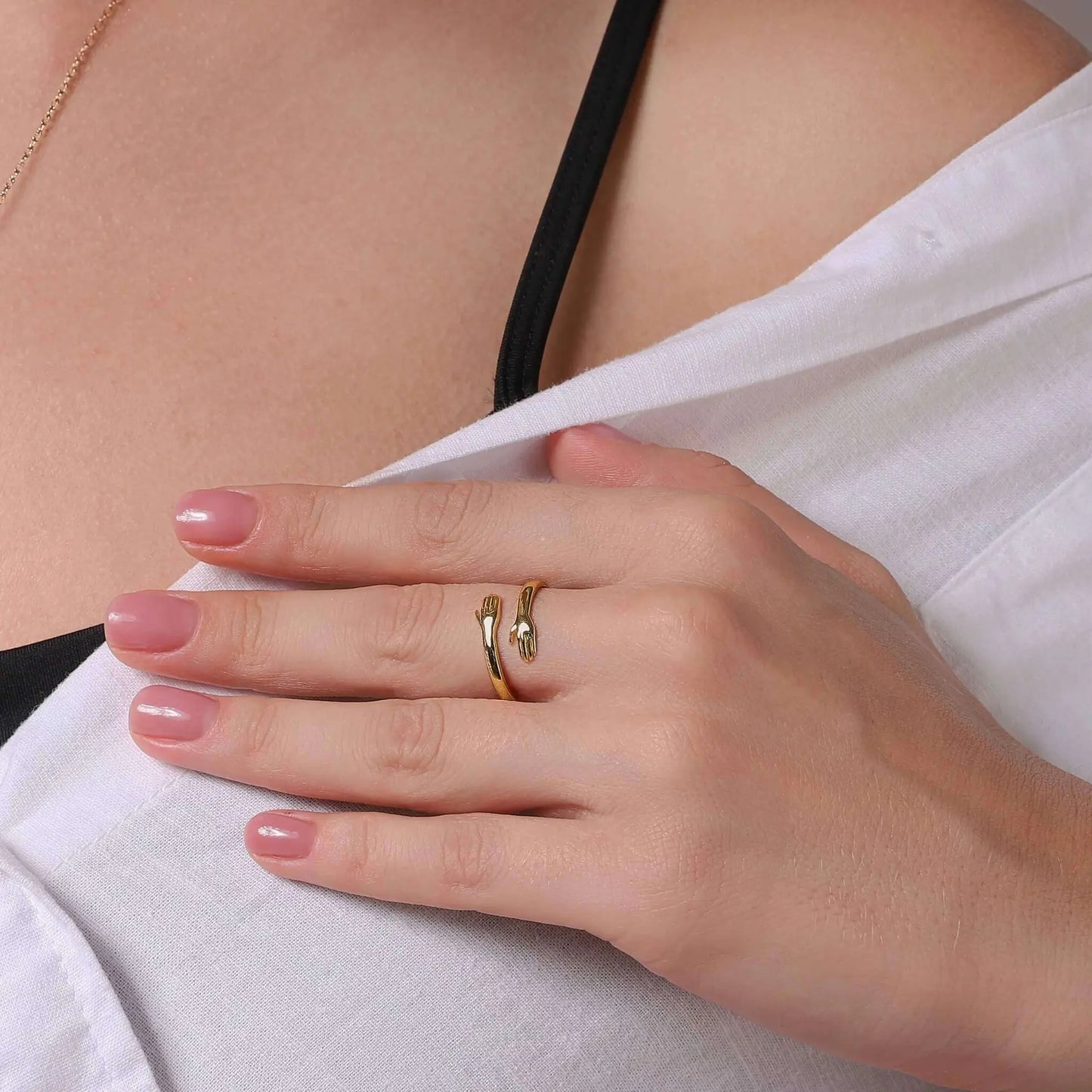 🎁 Hug Ring — A Little Hug You Can Wear Every Day