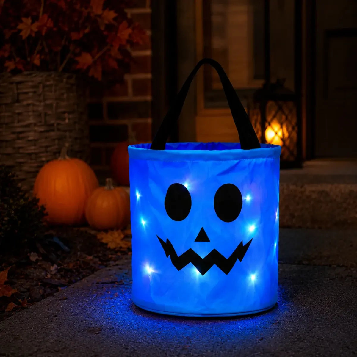 LED Light-Up Halloween Pumpkin Candy Buckets – Reusable Trick-or-Treat Bags🎃